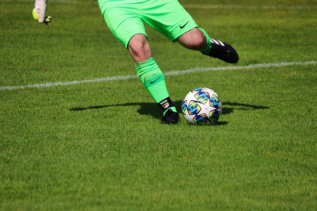 身体天赋顶级！西媒：阿尔瓦雷斯全年出战70场，未出现受伤停赛.